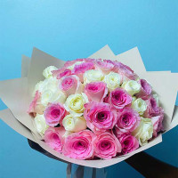 Supreme” Pink Roses Bouquet – Luxurious Floral Arrangement for Special Moments